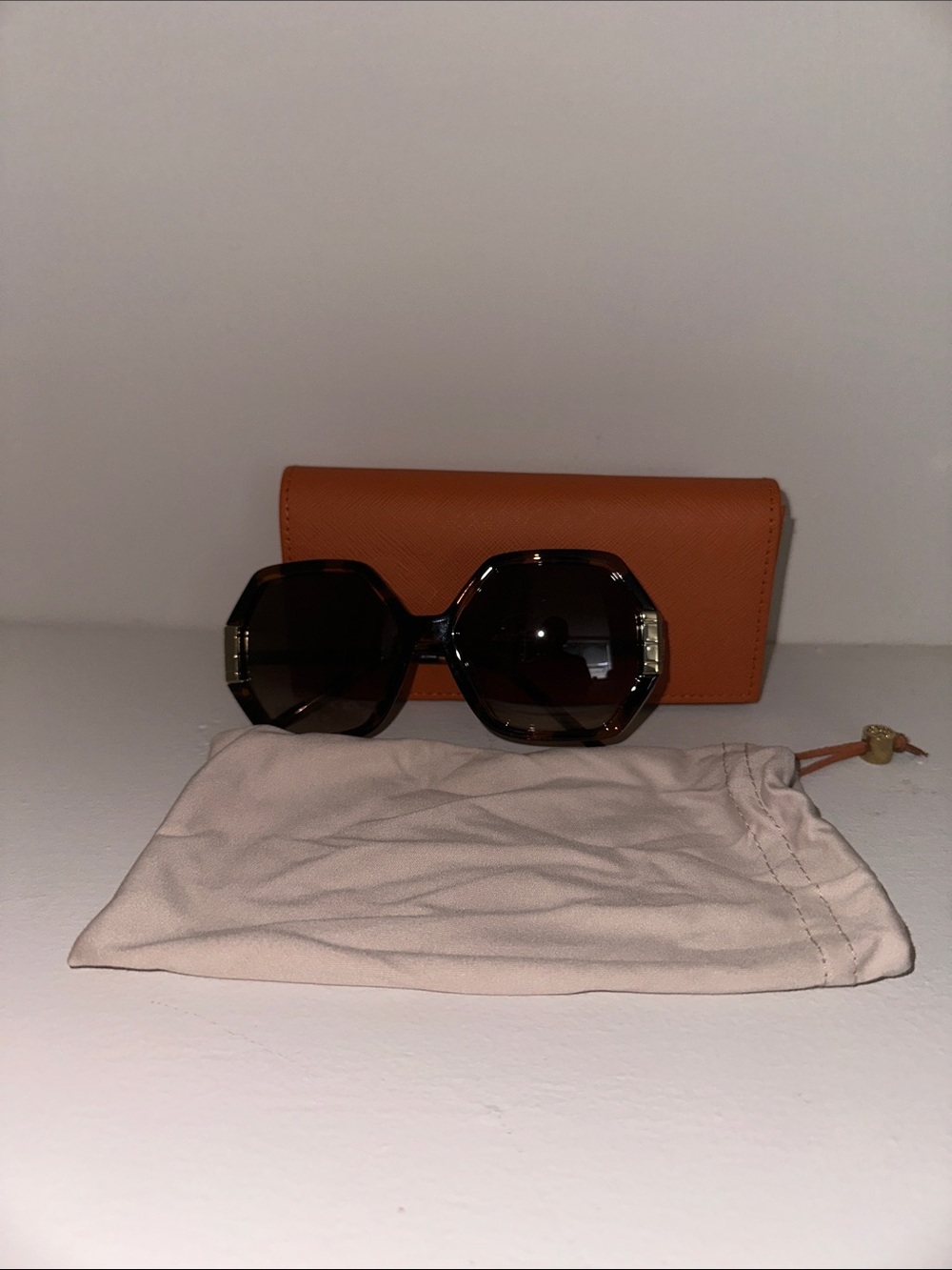 Tory Burch Brown Tortoiseshell Sunglasses with Gold Accents and Tan Case - Picture 3 of 3